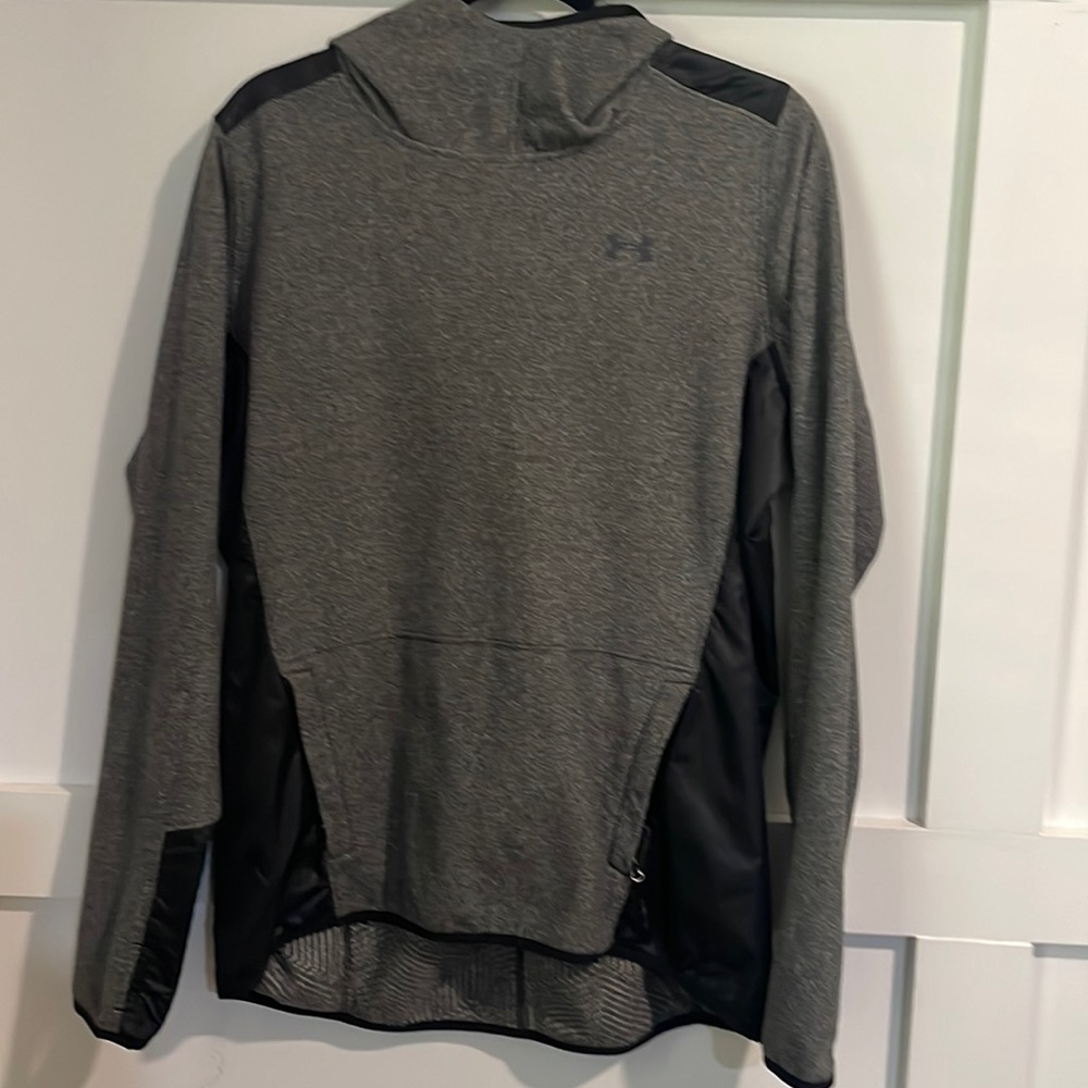 Under Armor pullover…